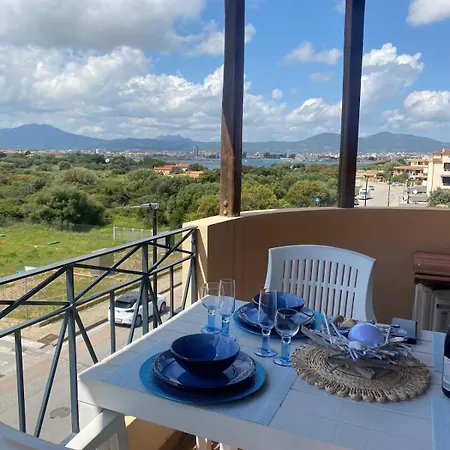 Moys Sea View Apartmán *